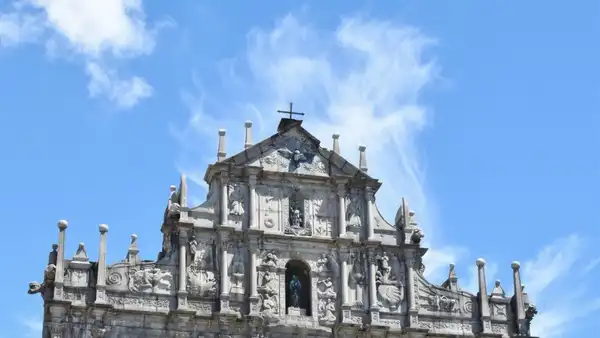 大三巴一肖一码一中一特,精准预测,实时更新,助你轻松掌握开奖动态