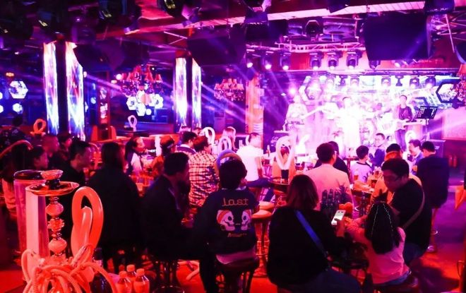 香港雷峰心水论,探索热门打卡地,感受独特夜生活魅力 香港雷峰心水论,探索热门打卡地,感受独特夜生活魅力