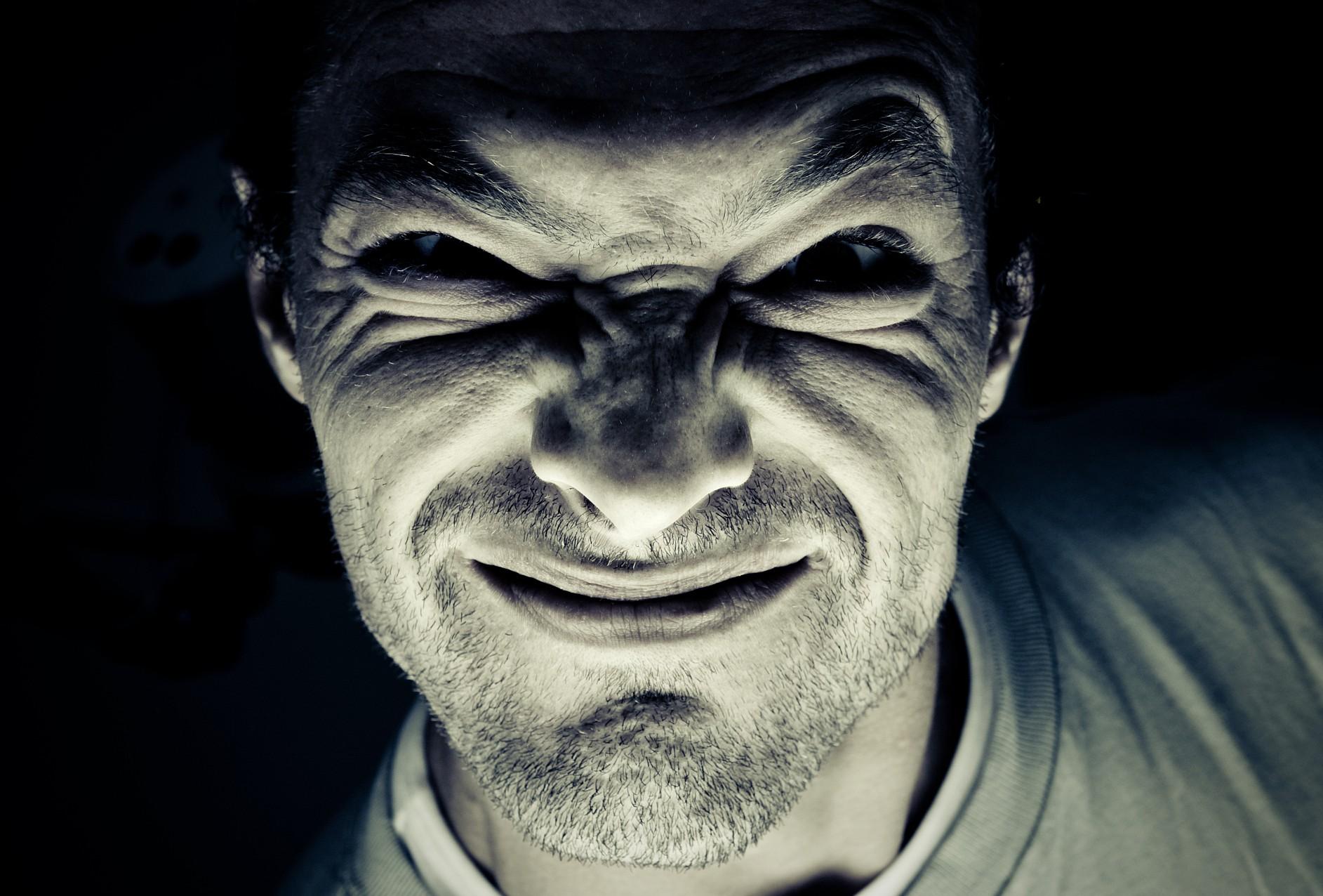 彩色厍图黑白图库,专家分析准确率,揭秘背后数据逻辑,助你提升中奖概率