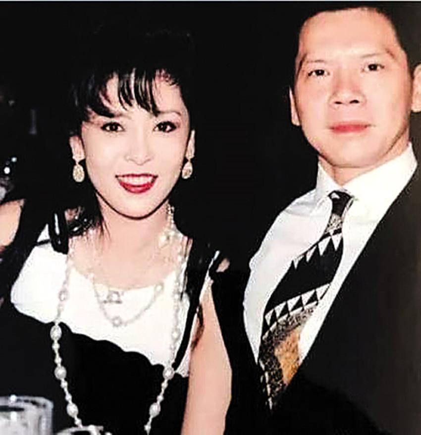 曾道道人资料免费大全香港,回顾经典中奖号码,掌握幸运数字规律