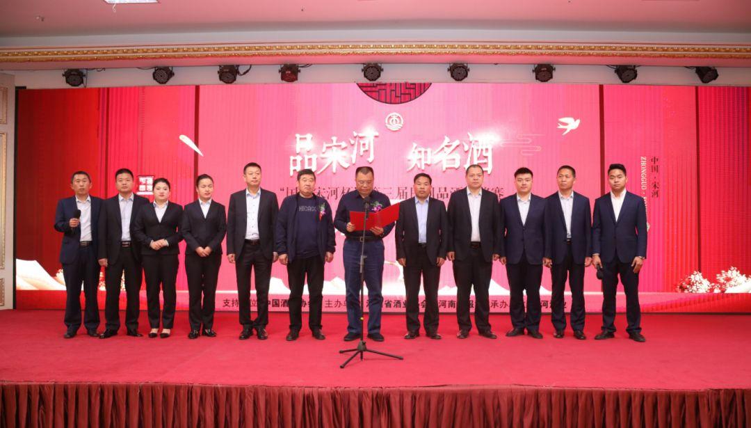 与本港台同步报码开奖,精准预测分析,助您轻松赢大奖