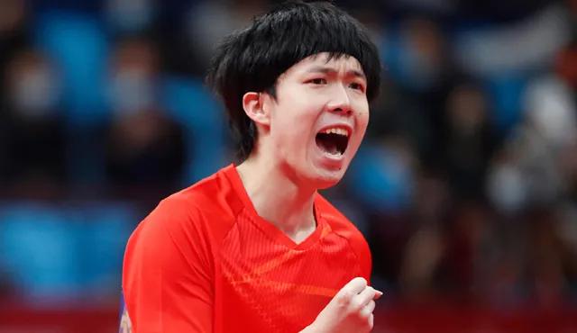 新澳门与香港一中谁含金量高,网友惊叹颜值飙升,时尚造型惊艳全网