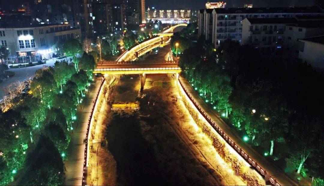 鬼谷子论坛资料,探索城市夜色魅力,尽享美食与欢乐时光