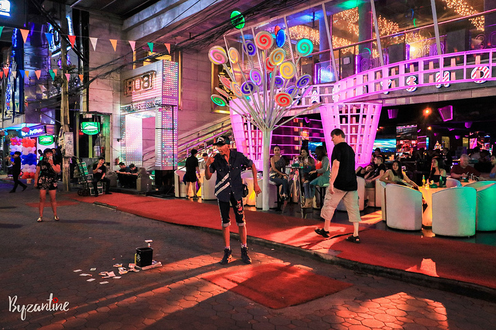 香港雷峰心水论,探索热门打卡地,感受独特夜生活魅力 香港雷峰心水论,探索热门打卡地,感受独特夜生活魅力