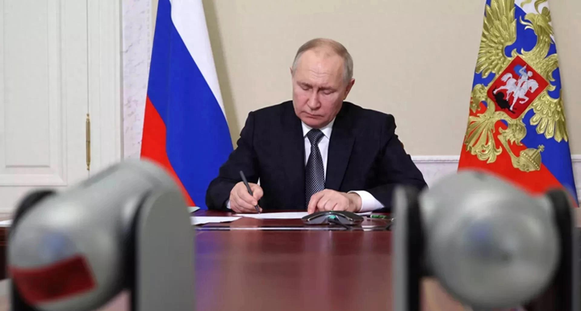 新澳和老澳彩票,全球瞩目,引爆行业热议