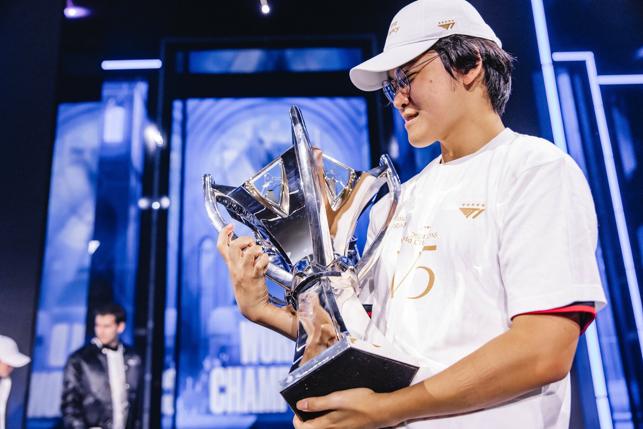 2026港资料免费网站,赛马现场高清实拍,独家揭秘夺冠热门选手 2026港资料免费网站,赛马现场高清实拍,独家揭秘夺冠热门选手