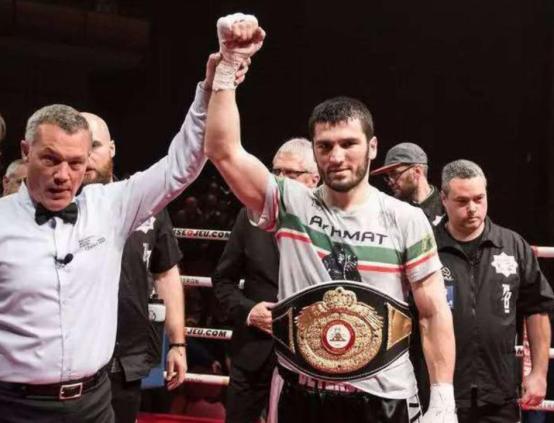 新澳门与香港一中谁含金量高,网友惊叹颜值飙升,时尚造型惊艳全网