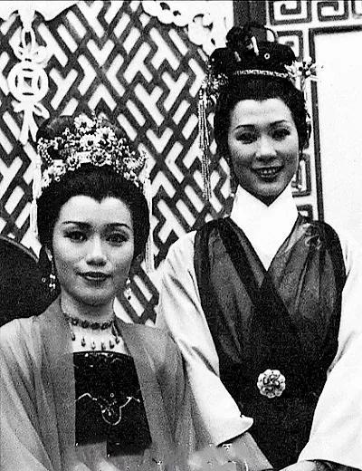 小鱼儿独家免费资料,智能管理更高效,打造未来智慧生活新体验