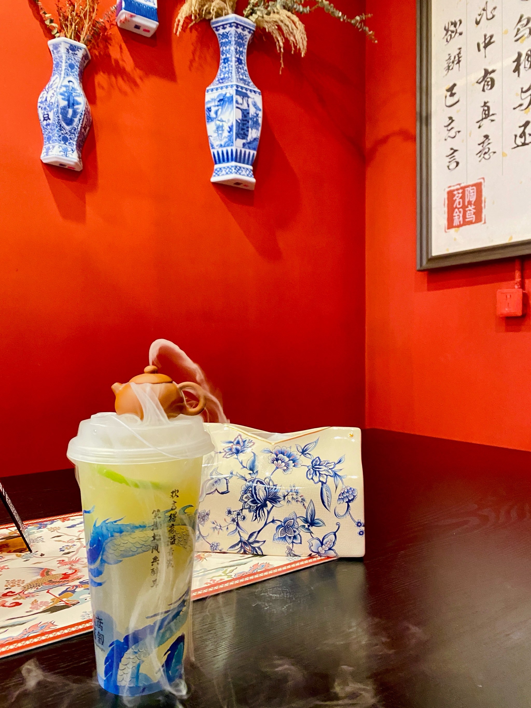 澳门一码一特一中下一期预测大资本0,霸王茶姬新品上市,品味国风茶饮独特魅力