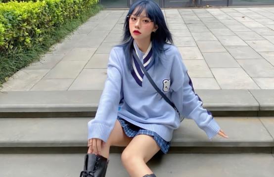 2.少女又大又色，青春绽放，魅力四射，梦想起航