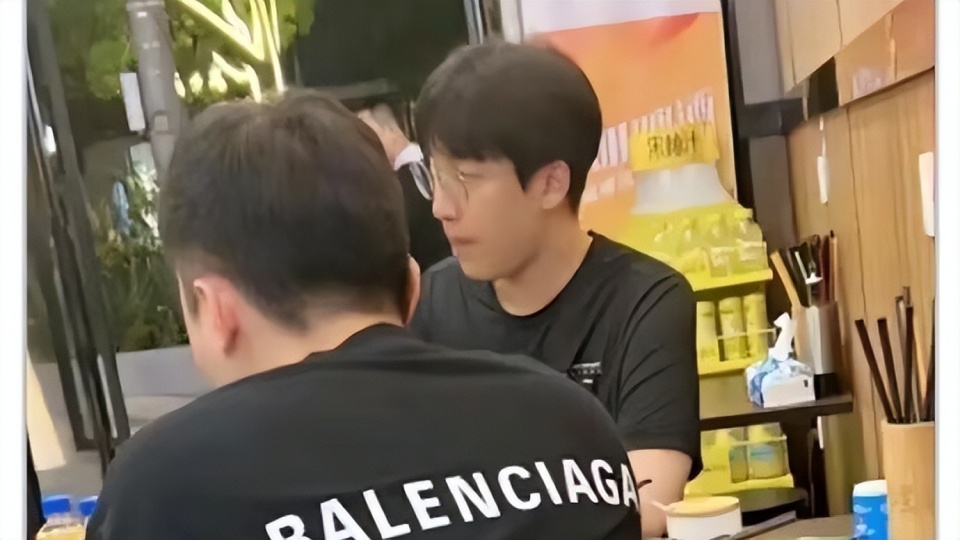 国内老头自慰chinese浜引发热议，探讨老年性健康需求，关注社会包容与理解
