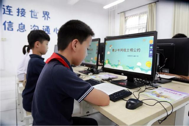 欧洲少女做爱视频播放浜引发热议，探索成人内容法律边界，关注青少年网络保护