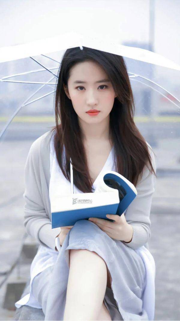 爱丝无内美女图片浜，绝美写真精选，高清性感诱惑，尽显迷人风采
