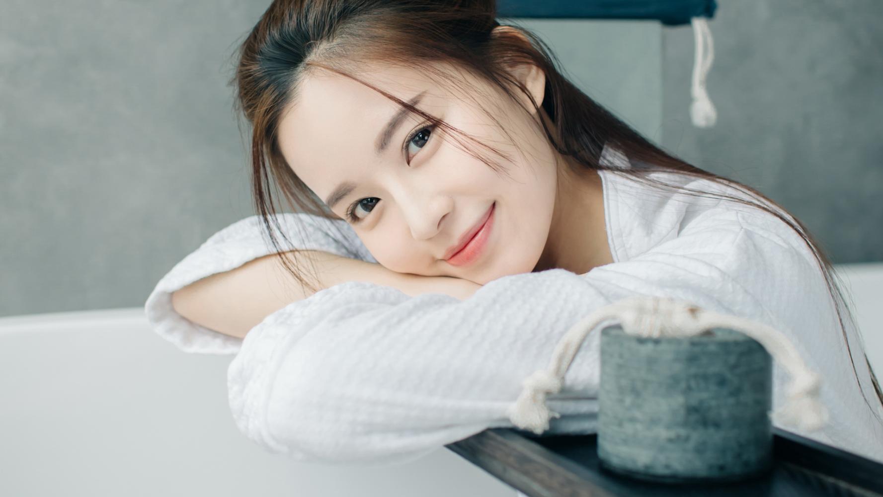 亚洲女人高潮浜揭秘jlzzjlzz独特魅力，探索快感源泉，体验极致愉悦之旅