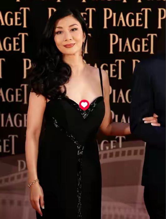 老熟妇网揭秘中年女性魅力密码，展现成熟风采，打造自信人生