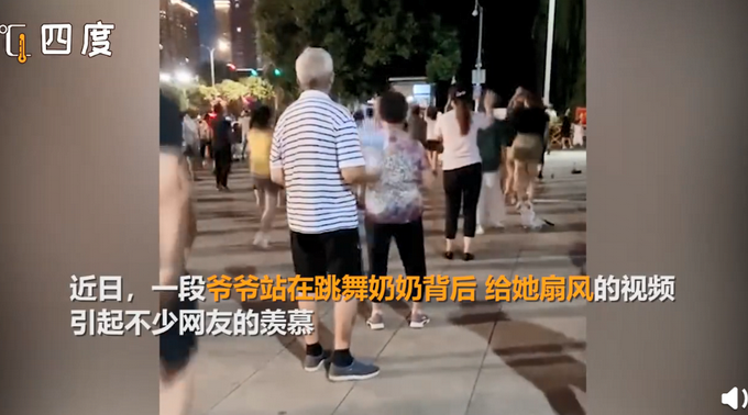 俄罗斯胖老太跳广场舞爆红网络，网友热议其乐观精神，掀起健身热潮