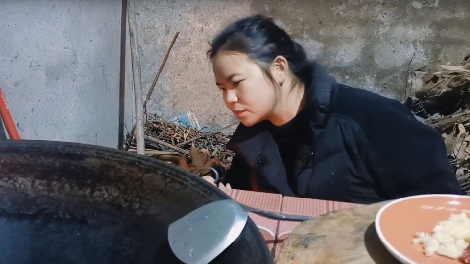 四川少妇BBB的乡村生活日常与美食分享，田园风光，家庭趣事