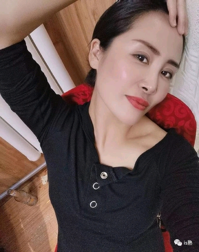 老熟妇x88AV的诱惑，成熟魅力无法抵挡，探索她的秘密花园