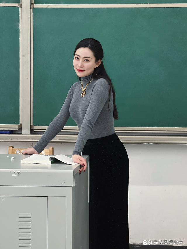 中国老师肉体Pics展示真实教育者风采，探索健康体魄魅力，传递积极生活态度