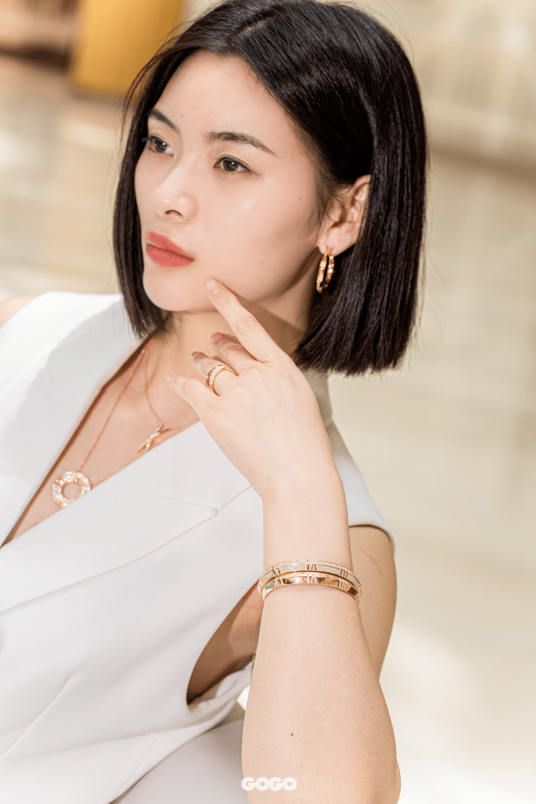 丰满人妻无码精品系列，极致诱惑画面，真实人妻私密生活，高清无码视觉盛宴