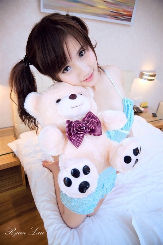 粉嫩小泬凹凸pics高清写真，甜美少女私房照，性感纯欲风艺术摄影
