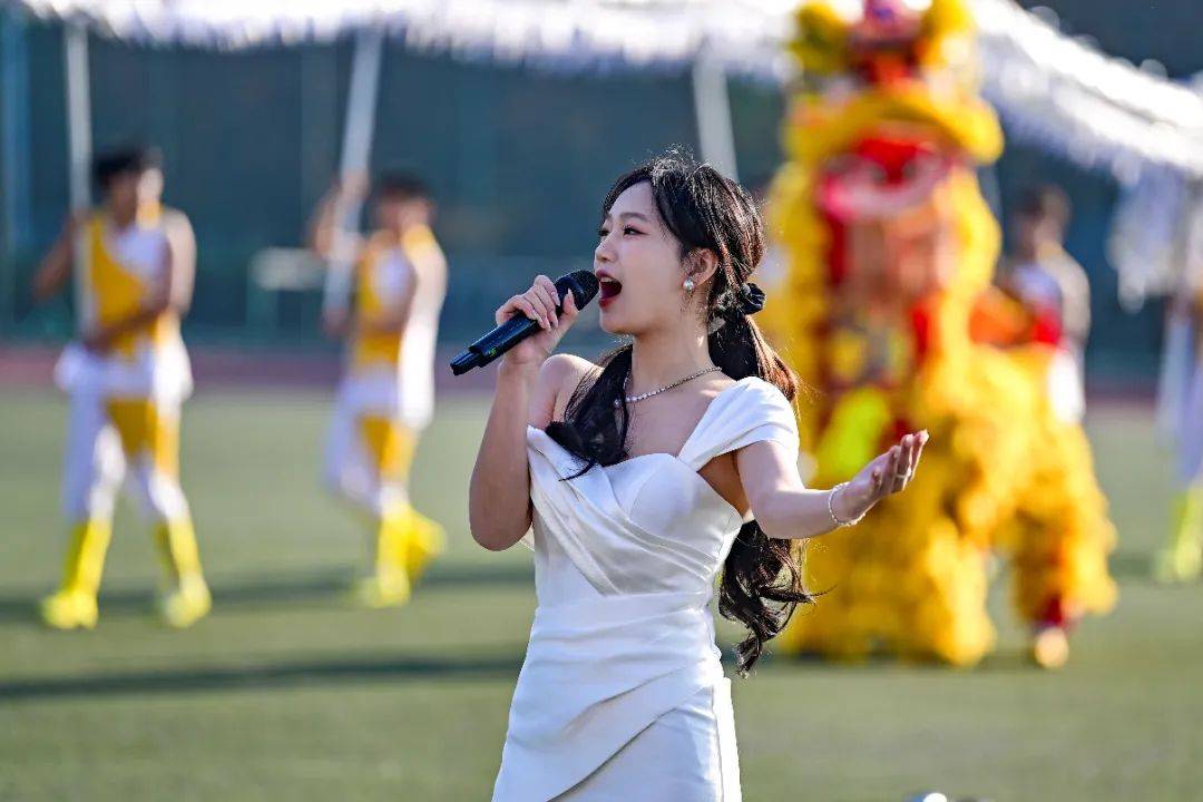 亚洲熟女裸体写真，魅力绽放，成熟风情，性感诱惑展现无暇曲线