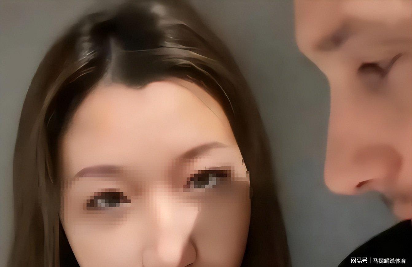 两个女人私密视频曝光，激情瞬间引热议，网友疯狂转发讨论