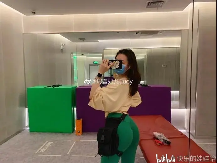 国产蜜臀久久久久久惊艳亮相，引爆全网热议，性感曲线让人过目难忘