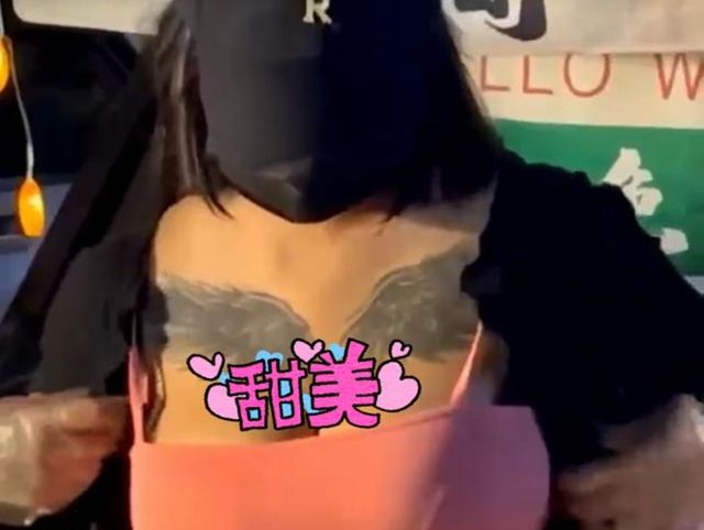 男生困困进女生困困洞浜引发热议，神秘洞穴探险故事，逗趣又惊险的意外遭遇