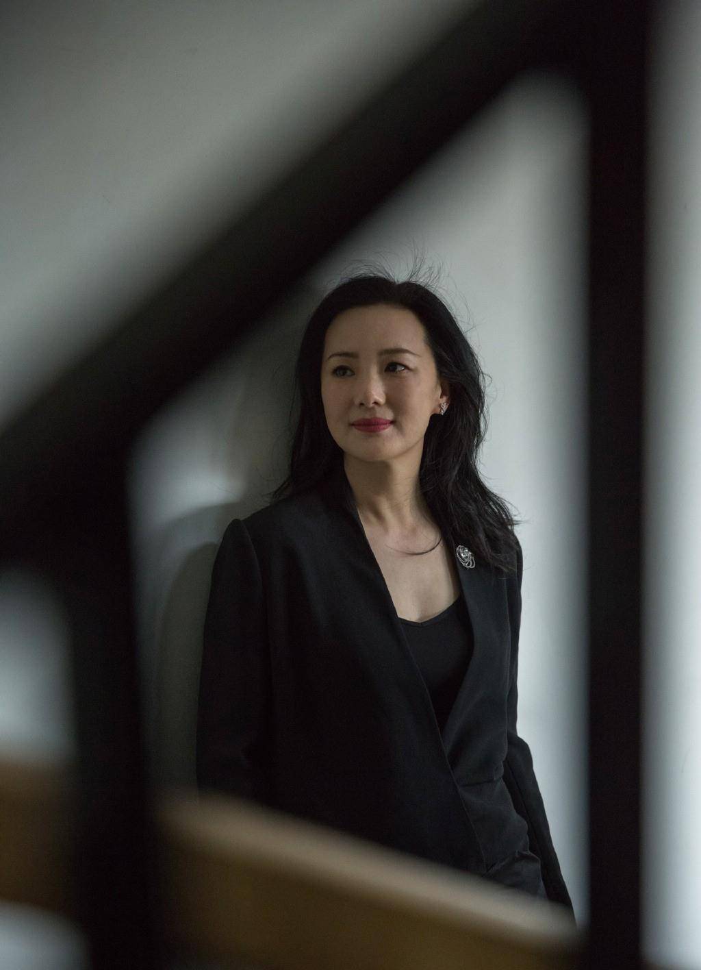 老女人毛片视频1引发热议，中年女性题材受关注，探讨市场需求与审美变化