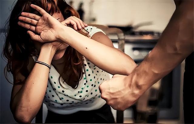 1.家庭乱淫背后的伦理困境与救赎之路