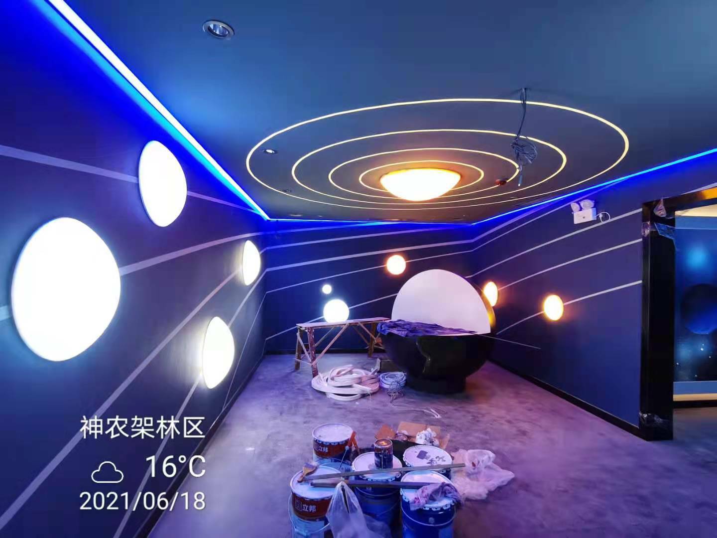 乙Oz0s重口另类女浜的暗黑美学探索，颠覆感官的视觉冲击，小众文化的极致表达