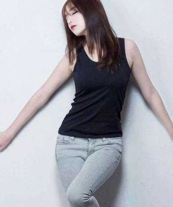 中国老女人老熟女HD浜风情写真，魅力熟女高清图集，展现成熟女性优雅韵味