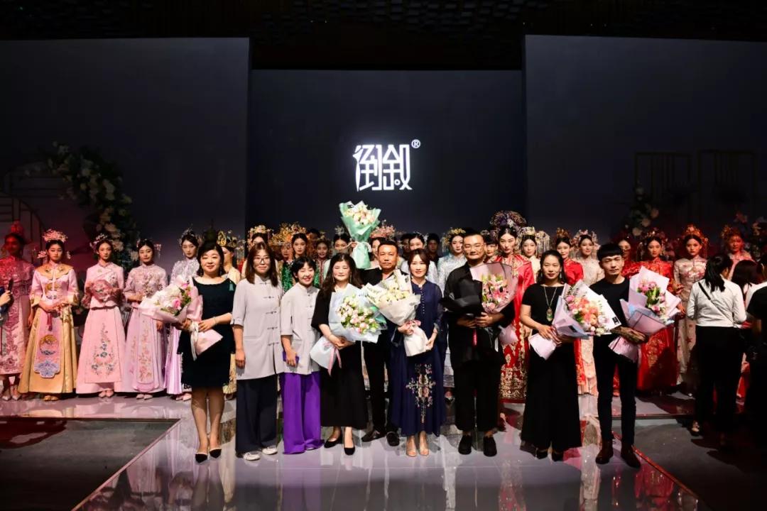 秋霞一级丝片展现东方美学魅力,细腻质感令人陶醉,传统工艺与现代时尚完美融合 秋霞一级丝片展现东方美学魅力,细腻质感令人陶醉,传统工艺与现代时尚完美融合
