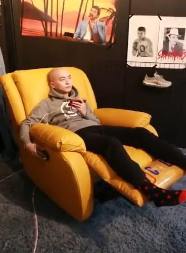 1.黄色抖音干逼热门视频爆款推荐