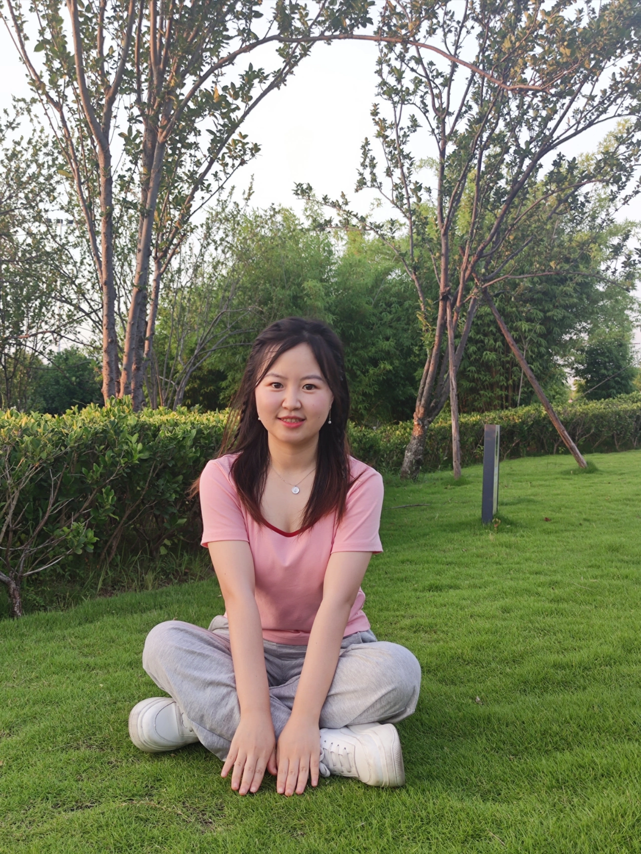 青春草自拍视频记录美好瞬间，展现自然风采，留下青春印记