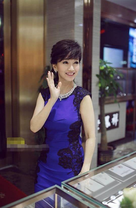 欧美丰满老熟妇BBBBBB浜的迷人风采，成熟韵味尽显，性感魅力无法抵挡