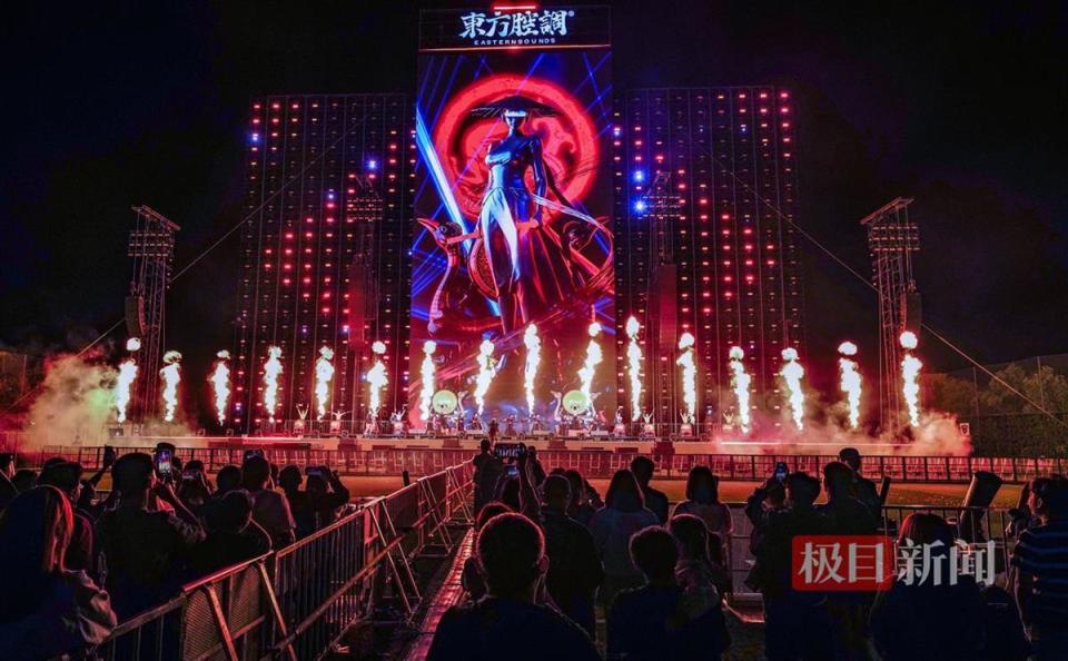 丰满人妻大BBwBBw浜的诱惑，极致曲线引爆视觉盛宴，成熟韵味让人无法抗拒