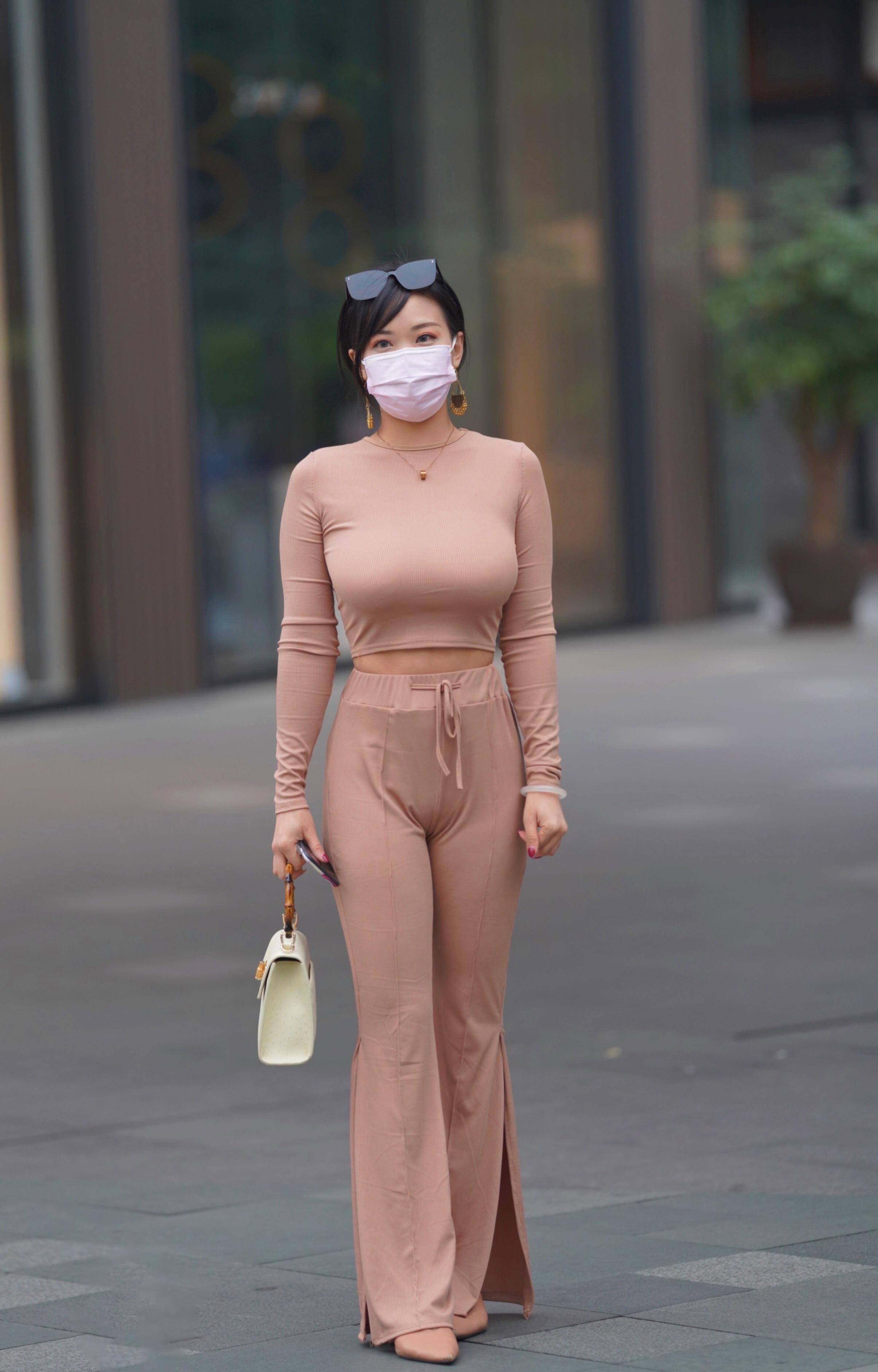 熟妇X88AⅤ浜风情万种，魅力四射，成熟女性独特韵味尽显