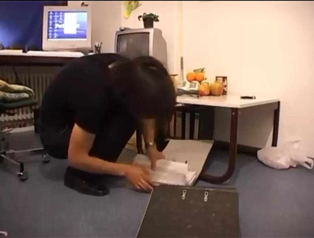 越南女人与黑人视频浜引发热议，真实记录，社会关注，争议不断