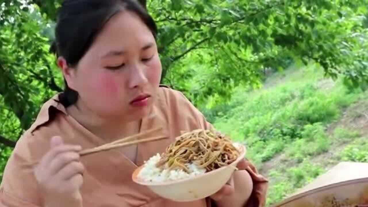 农村肥婆BBBB毛片火爆上线，乡村风情引人入胜，真实故事撩动心弦