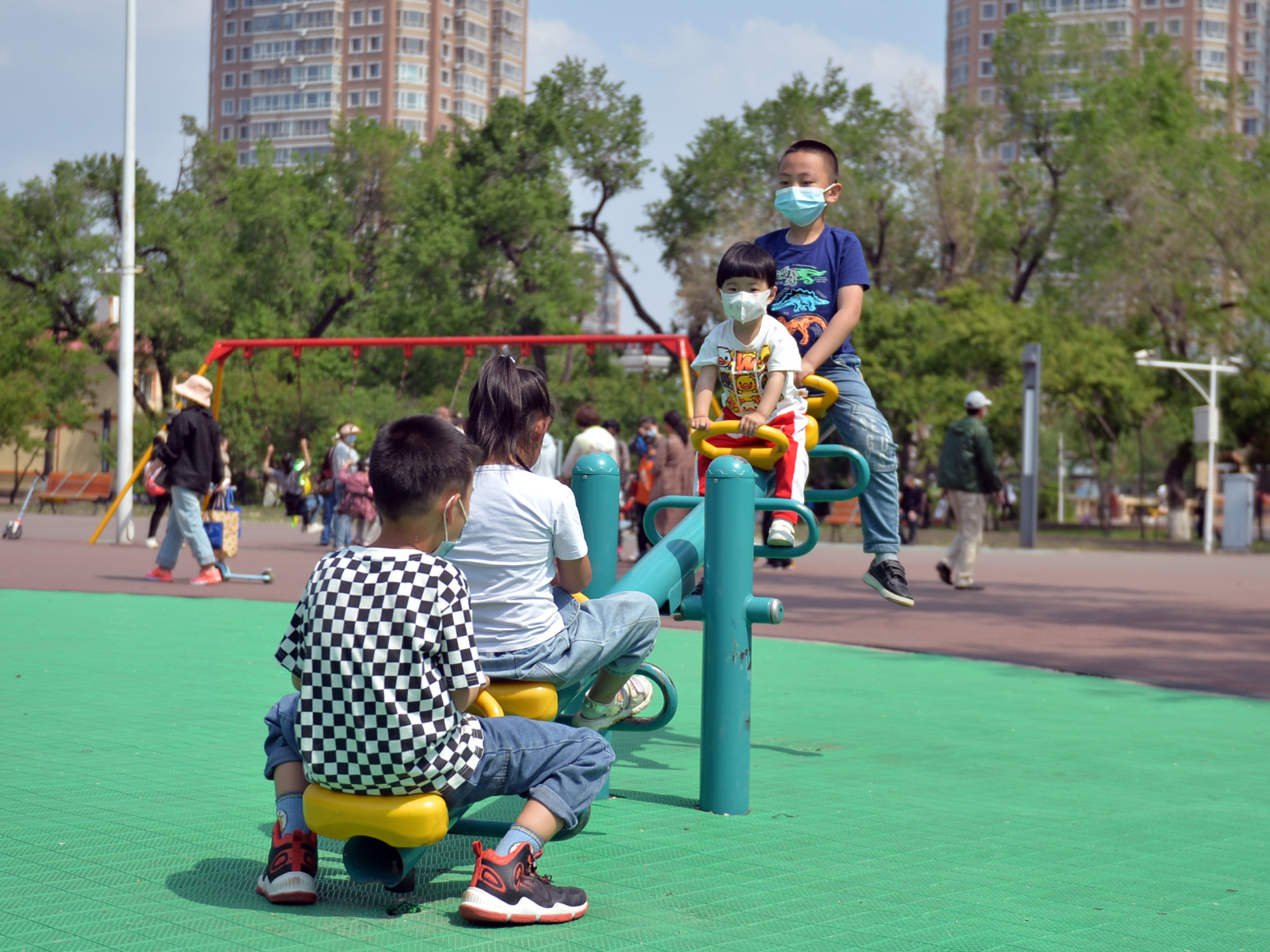 婷婷五月激情综合开心网带来欢乐时光，畅享五月激情，体验综合娱乐乐趣
