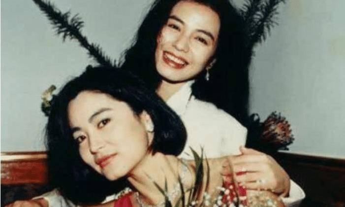 欧洲美女与动交zoz0z人物魅力，优雅风情，独特故事引人入胜