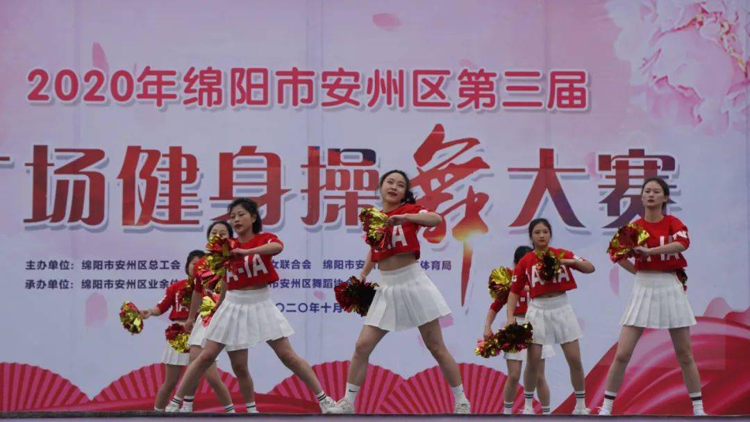 激情五月色综合绽放绚丽色彩，五月激情无限，青春活力飞扬