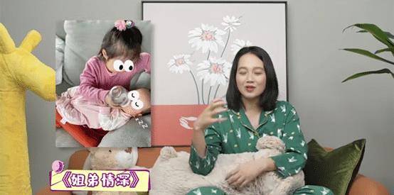 挠脚心tkvk趣事分享，挠痒痒恶作剧，搞笑互动瞬间合集