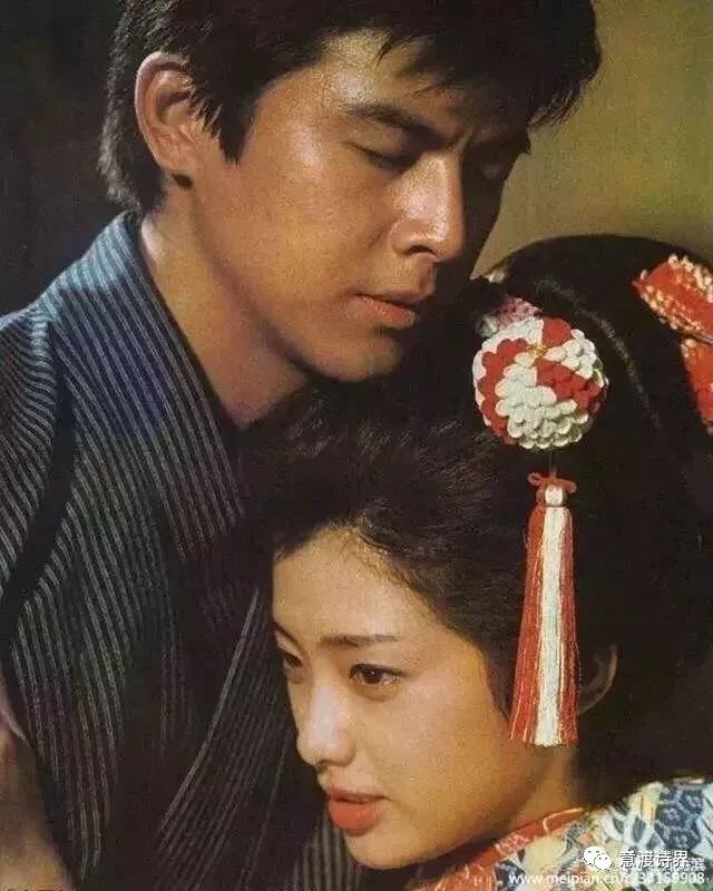 海鸣馆老头GayXXXX浜揭秘海滨同志秘闻，探索隐秘社交圈，老年同志生活实录