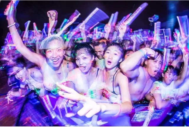 夜夜嗨成年人嗨无码激情狂欢派对尽情释放自我