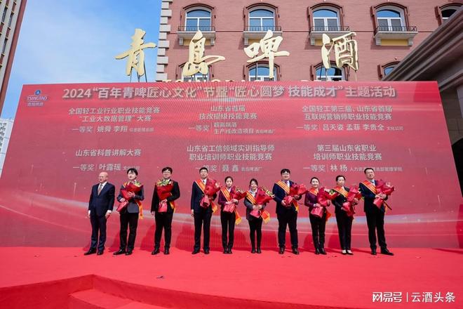 韩国妈妈的绣感传承韩式刺绣艺术，分享温馨家庭故事，传递匠心精神