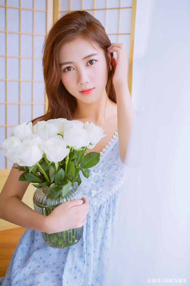 1.美女写真集高清大图精选15张