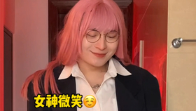 2.丰满淫荡女人，风情万种惹人醉，探索她的独特诱惑